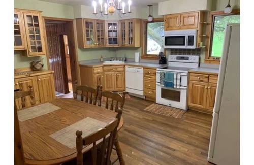 Soldiers Grove Other | English Run Rental House