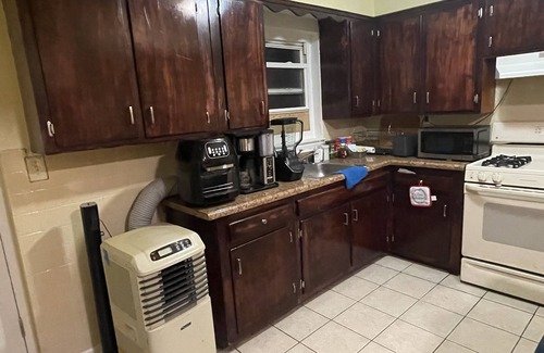 Pelham Gardens Apartment | Enhanced 2bdrm next to hospitals great location