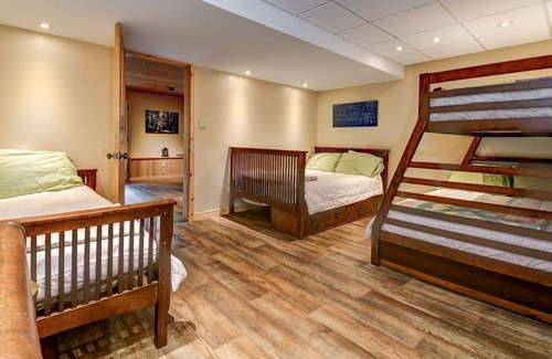 South Algonquin Apartment | Enjoy 3 bed, Lower Level Waterfront on 280 acres