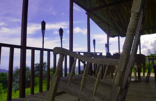 Savegre Cabin | Enjoy a cabin and waterfall in Barú, Costa Rica.