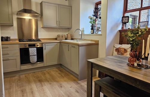 Oakworth House | Enjoy a comfortable stay at The Old Shuttleworks. A stylish, modern, home from home by Above Rubies in Oakworth, West Yorkshire. Famous for The Railway Children! Near Haworth and Brontë country!