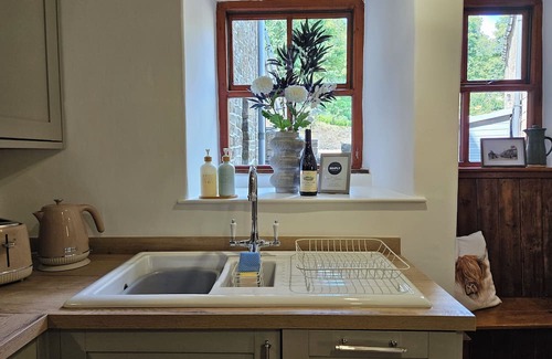 Oakworth House | Enjoy a comfortable stay at The Old Shuttleworks. A stylish, modern, home from home by Above Rubies in Oakworth, West Yorkshire. Famous for The Railway Children! Near Haworth and Brontë country!
