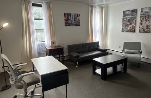 Bulls Ferry and Jacob's Ferry Apartment | Enjoy a cozy apartment just 20 minutes from Manhattan.