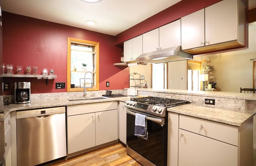 Campton House | Enjoy a Cozy White Mountain Adventure at this Private Single-Family Home! (MV118C)