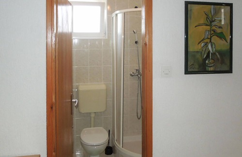 Martinscica Apartment | Enjoy a great vacation in this vacation apartment in excellent location on the beach.