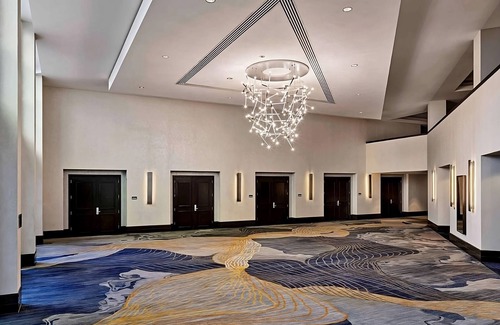 Redwood Shores House | Enjoy a Hassle-Free and Suiting Stay! Scenic Views, Pet-friendly Hotel with Pool