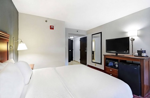 Athens Hotel | Enjoy a Hassle-Free and Suiting Stay! Pet-friendly Hotel w/Pool, Free Breakfast
