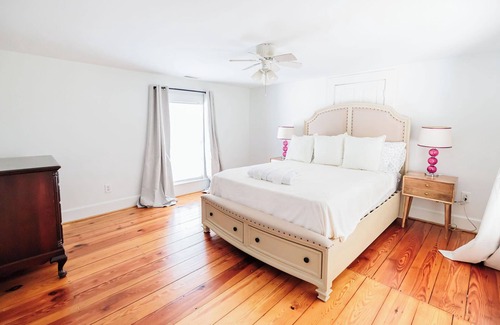Saluda Other | Enjoy a Pet-Friendly Retreat in Quaint Saluda Village