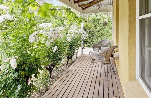 Berrima House | Enjoy a quiet weekend away in historic Berrima