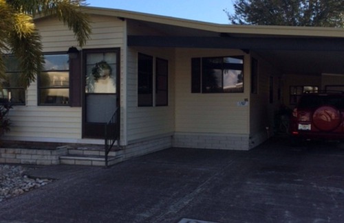 Horizon Village House | Enjoy a quite park with a lot of amenities. Located in Horizon Village.