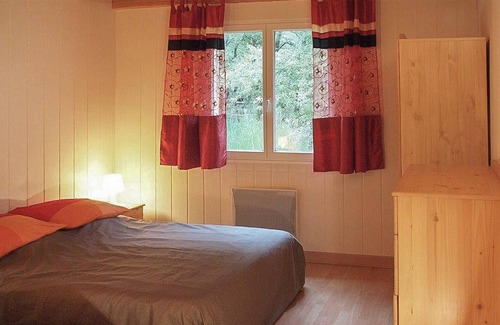 Saint-Vivien-de-Medoc House | Enjoy a relaxing vacation in this inviting vacation home.