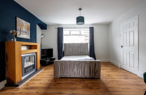 Sunderland House | Enjoy A Spacious 3 Br Home