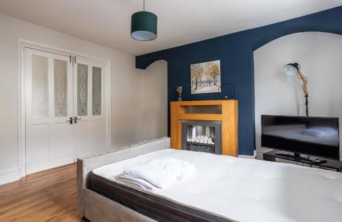 Sunderland House | Enjoy A Spacious 3 Br Home