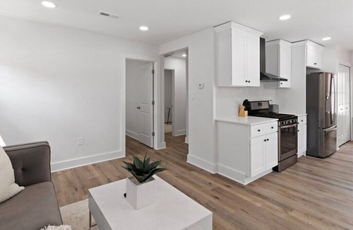 Hazel Park House | Enjoy a stay in this stylish 3 bedroom 1 bath home in Hazel Park