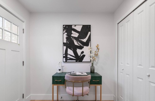 Hazel Park House | Enjoy a stay in this stylish 2 bedroom 1 bath home in Hazel Park