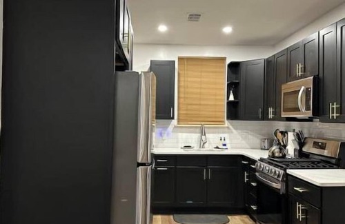Camden House | Enjoy a Stylish centrally-located home 15min to Most Philly Attractions/Airport.