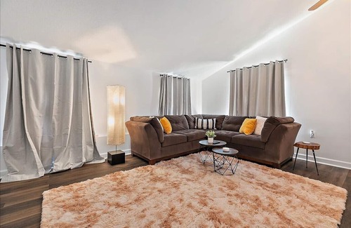 Murray Hill House | Enjoy a stylish experience at this centrally-located place