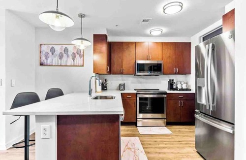 Midtown Apartment | Enjoy a stylish experience! This is a great location for anyone who is looking to relax and enjoy what the city has to offer.