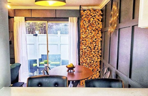Greensboro Condo | Enjoy a stylish New York experience in the South.