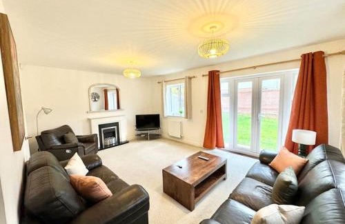 Ashford House | Enjoy a wonderful stay in our spacious Evergreen House