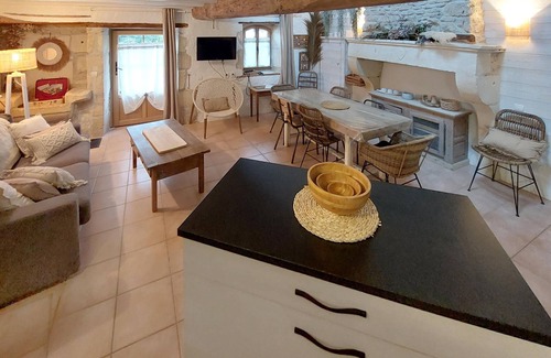Taillant House | Enjoy a wonderful vacation in this beautiful vacation home.