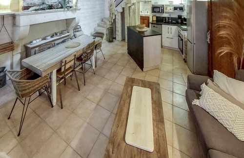 Taillant House | Enjoy a wonderful vacation in this beautiful vacation home.