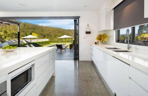 Barrengarry House | Enjoy all this stunning architect design modern home has to offer