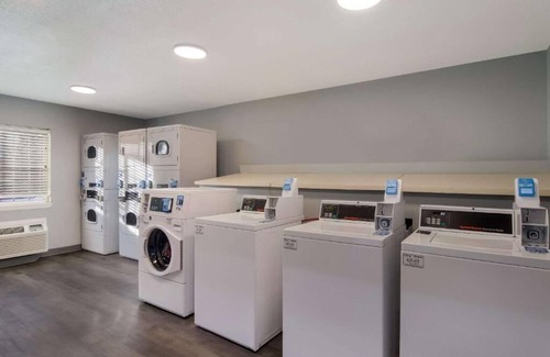 Centennial House | Enjoy an extended stay in the Denver metro area!
