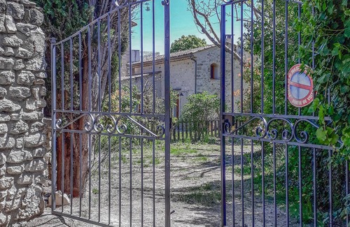 Saint-Martin-de-Castillon House | Enjoy an idyllic holiday in a holiday home in the heart of the Luberon Nature Park.