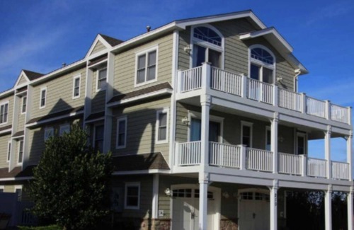 Sea Isle City House | Enjoy and Relax in Luxury with breathtaking waterfront views!