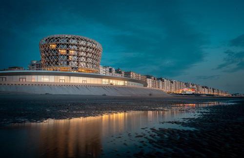 Middelkerke Apartment | Enjoy and relax with a view of the sea