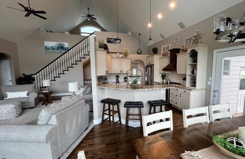 Spearfish House | Enjoy Blue Bell Farmhouse in Beautiful Spearfish