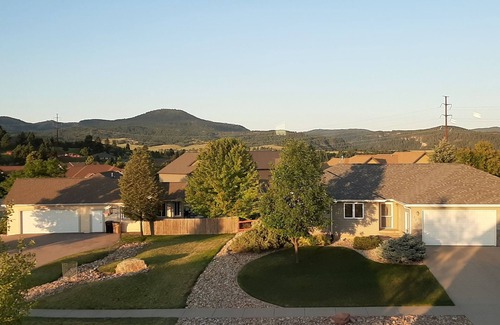 Spearfish House | Enjoy Blue Bell Farmhouse in Beautiful Spearfish
