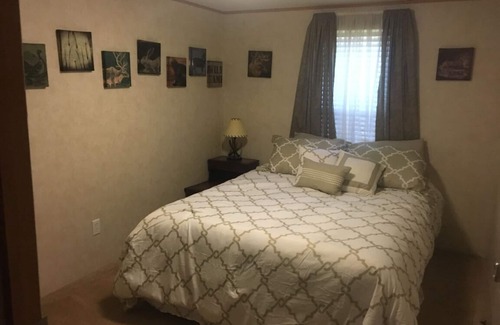 St. Joseph House | Enjoy Bruin Lake and Brushy Lake