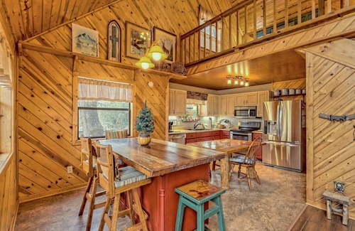 Hiawassee Cottage | ENJOY! Compass Cottage 1 on Fodder Creek near Brasstown Bald Hiawassee, GA
