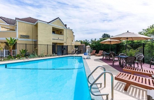 Capitola House | Enjoy dependable value by the beautiful Pacific !