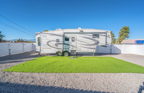 Victorville House | ENJOY GLAMPING? Stay in this Luxurious, & Comfortable RV on a private gated land