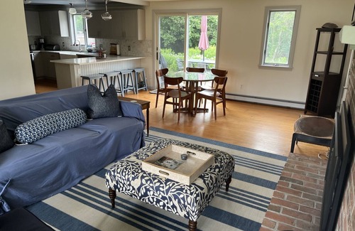Matunuck House | Enjoy Matunuck! Less than 1 mile to South Kingstown Town Beach