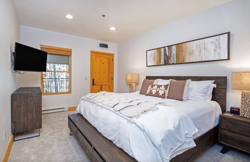 Mountain Village Cabin | Enjoy mountain views & luxury-slope side retreat nestled in Mtn Village, CO.