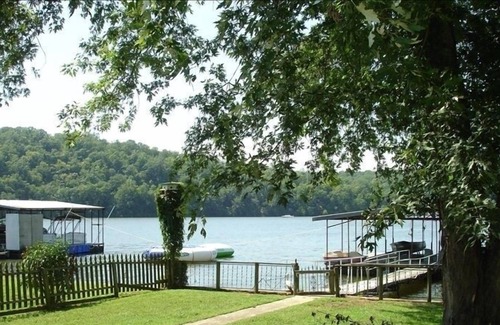 Versailles House | Enjoy Paradise on a Lakefront Home! Quiet Water - Private Dock