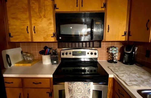 Pocono Lake Cabin | ENJOY POCONOS BY THE MONTH AT A TIME! COTTAGE AWAY FROM IT ALL ON STREAM!