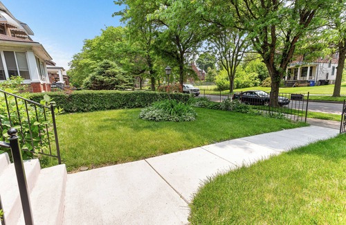 New Center Detroit House | Enjoy quiet luxury near downtown