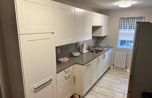Narberth Apartment | Enjoy Small Town America in this quiet, friendly and quaint Main Line Philly town of Narberth