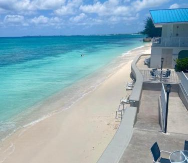 Seven Mile Beach House | Enjoy Sunsets at Fully Equipped Condo at the Beach