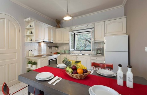 Koutsi Villa | Enjoy sunsets in an unobstructed scenery