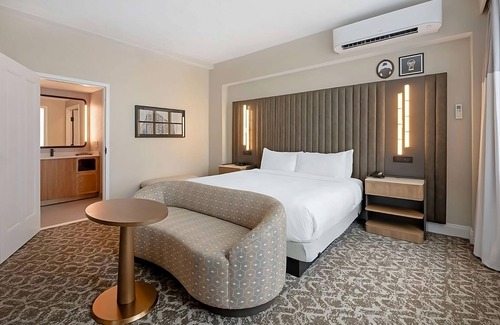 Downtown Tampa Hotel | Enjoy Tampa Views! Experience Luxury At its Finest