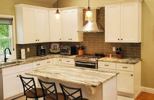 Waleska House | Enjoy the Beautiful Scenery and Tranquil Waters of Lake Chickasaw
