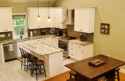 Waleska House | Enjoy the Beautiful Scenery and Tranquil Waters of Lake Chickasaw