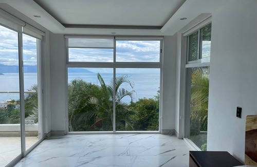 South Shore Hotel Area Apartment | Enjoy the best view of Puerto Vallarta, in the most exclusive area