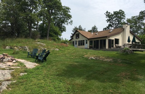 Grenell Cottage | Enjoy the best of the 1000 islands from this cottage on Grindstone Island